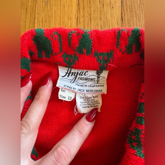 70s Vintage Red and Green Novelty Cat Print Dress - Picture 5 of 6